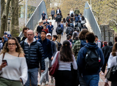 宾大深陷特朗普多重调查!200名学生受旅行禁令波及!申请却依然火爆!宾大录取率仅4.9%创历史新低